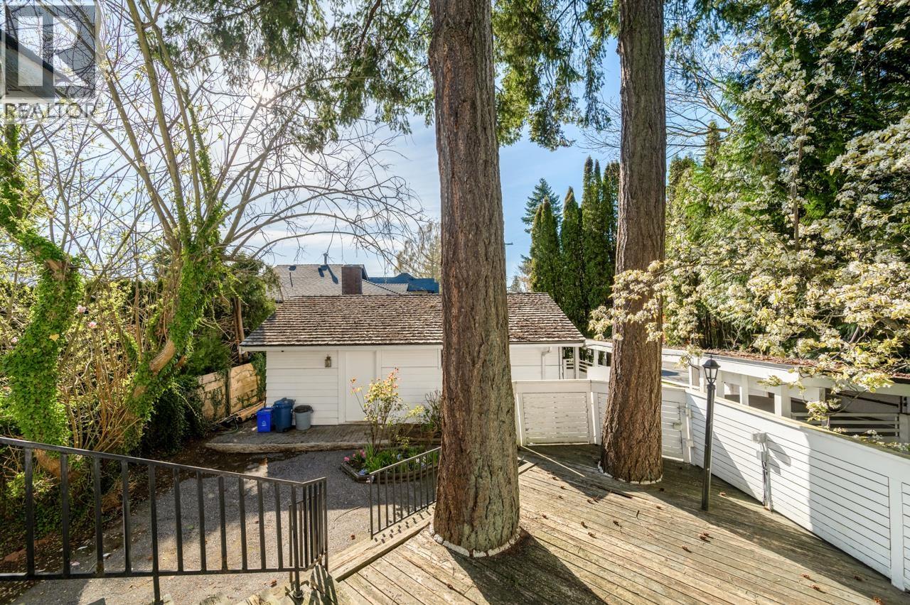 5833 Macdonald Street Property Photo 7