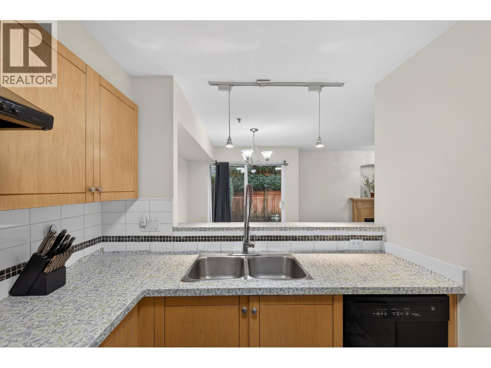 18 7128 Stride Avenue Property Photo 5