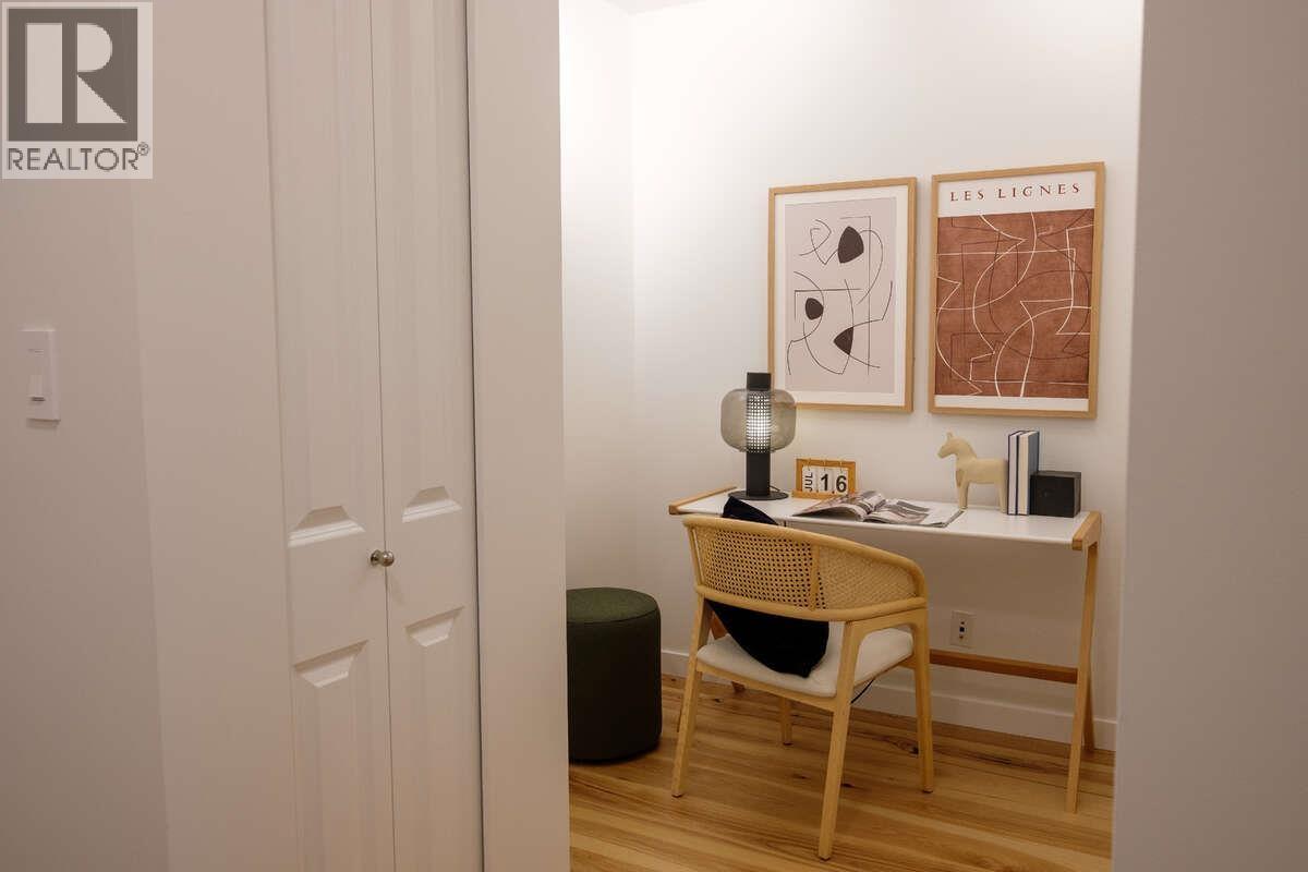 403 9232 University Crescent Property Photo 2