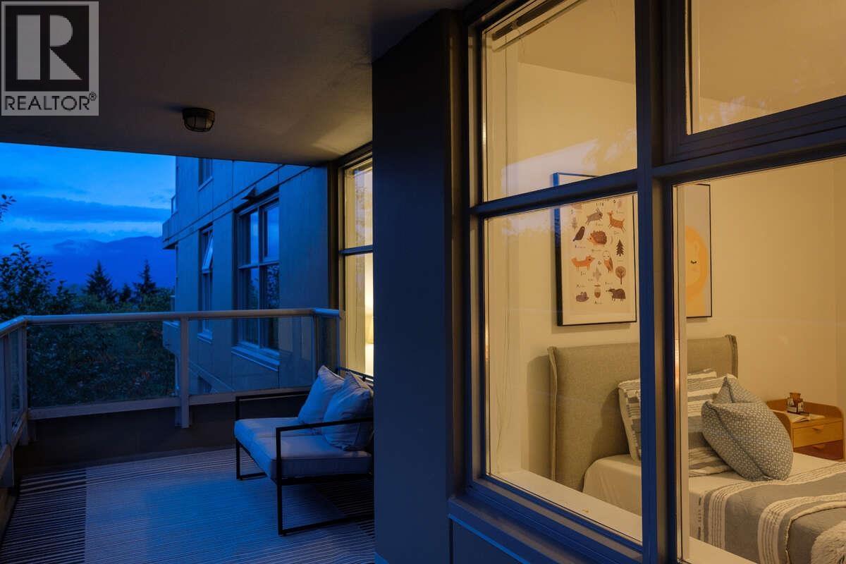 403 9232 University Crescent Property Photo 17