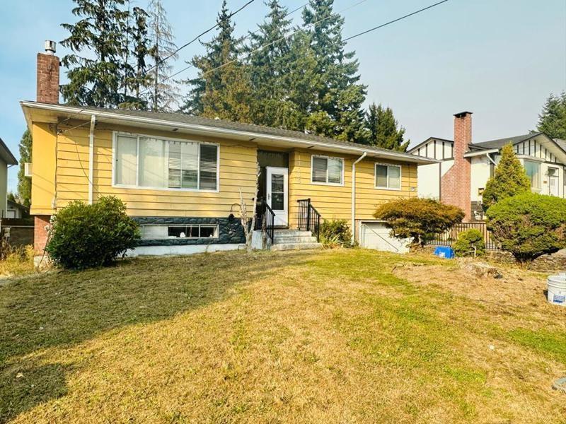 11435 88 Avenue Property Photo 2