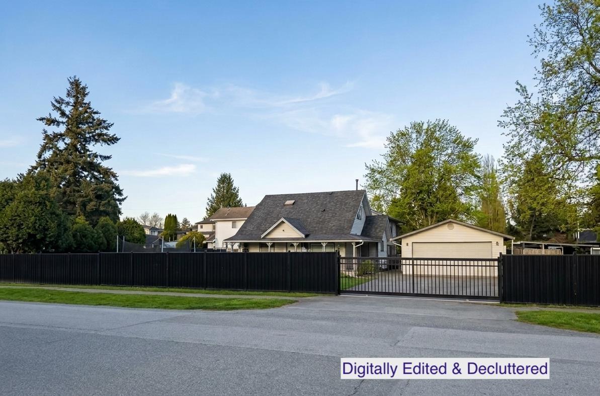 11332 124 Street Property Photo 2