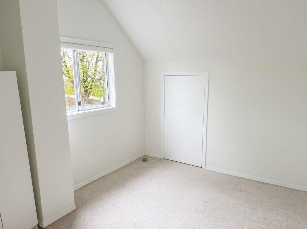 11332 124 Street Property Photo 6
