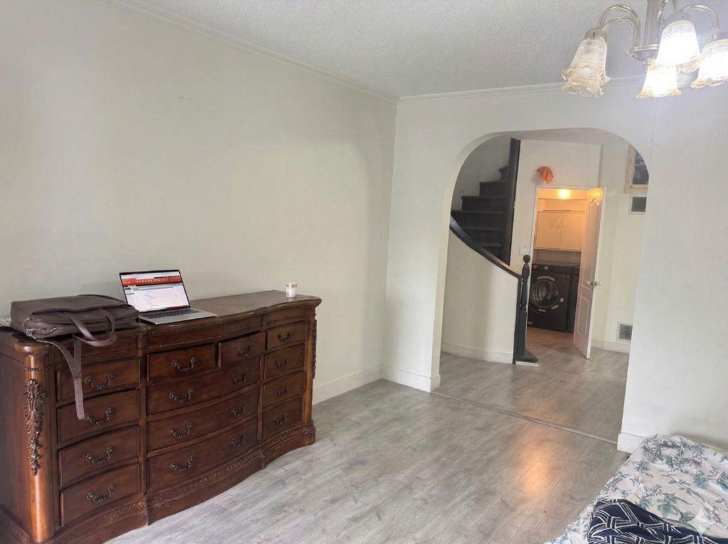 11332 124 Street Property Photo 9