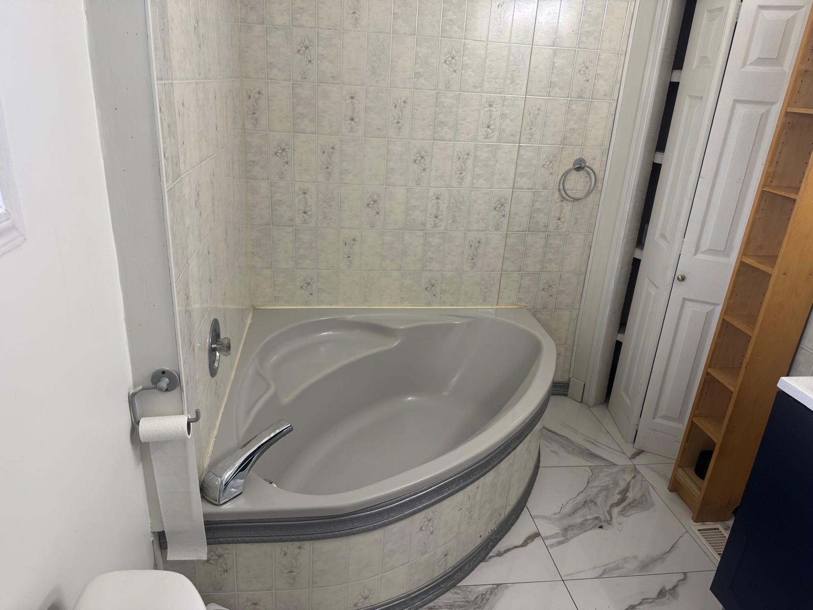 11332 124 Street Property Photo 19