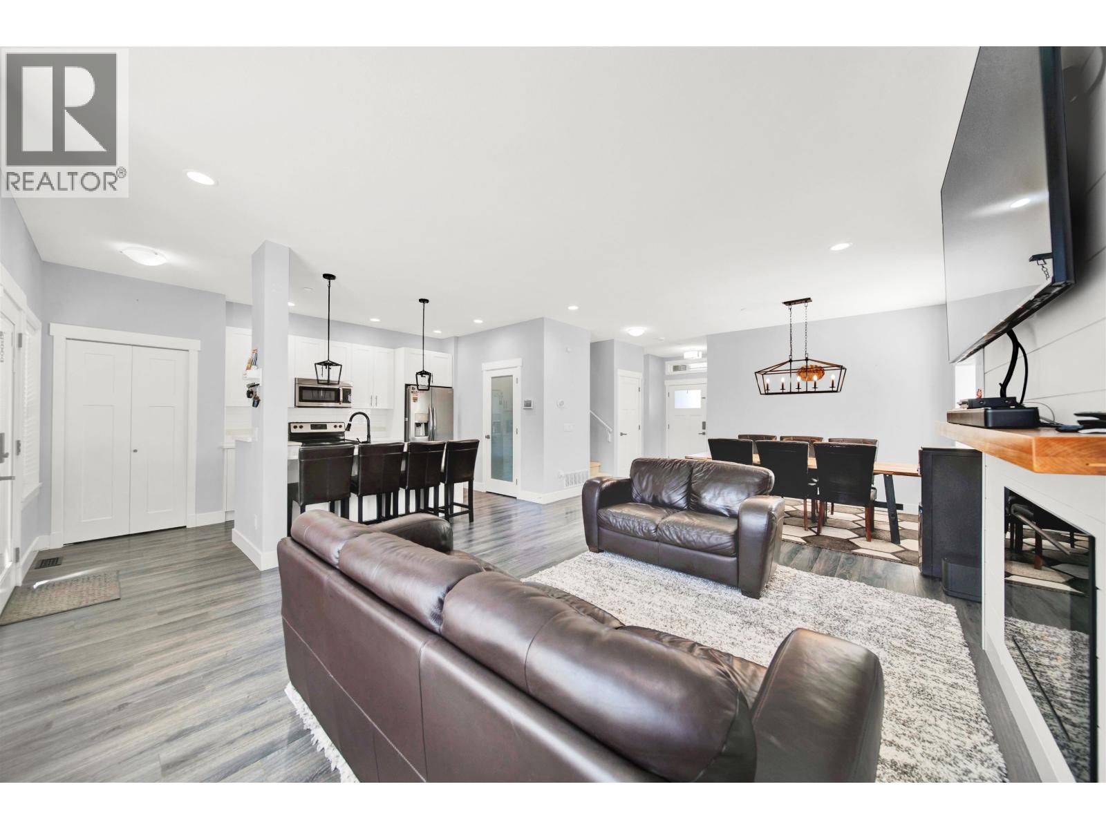 11155 240 Street Property Photo 4