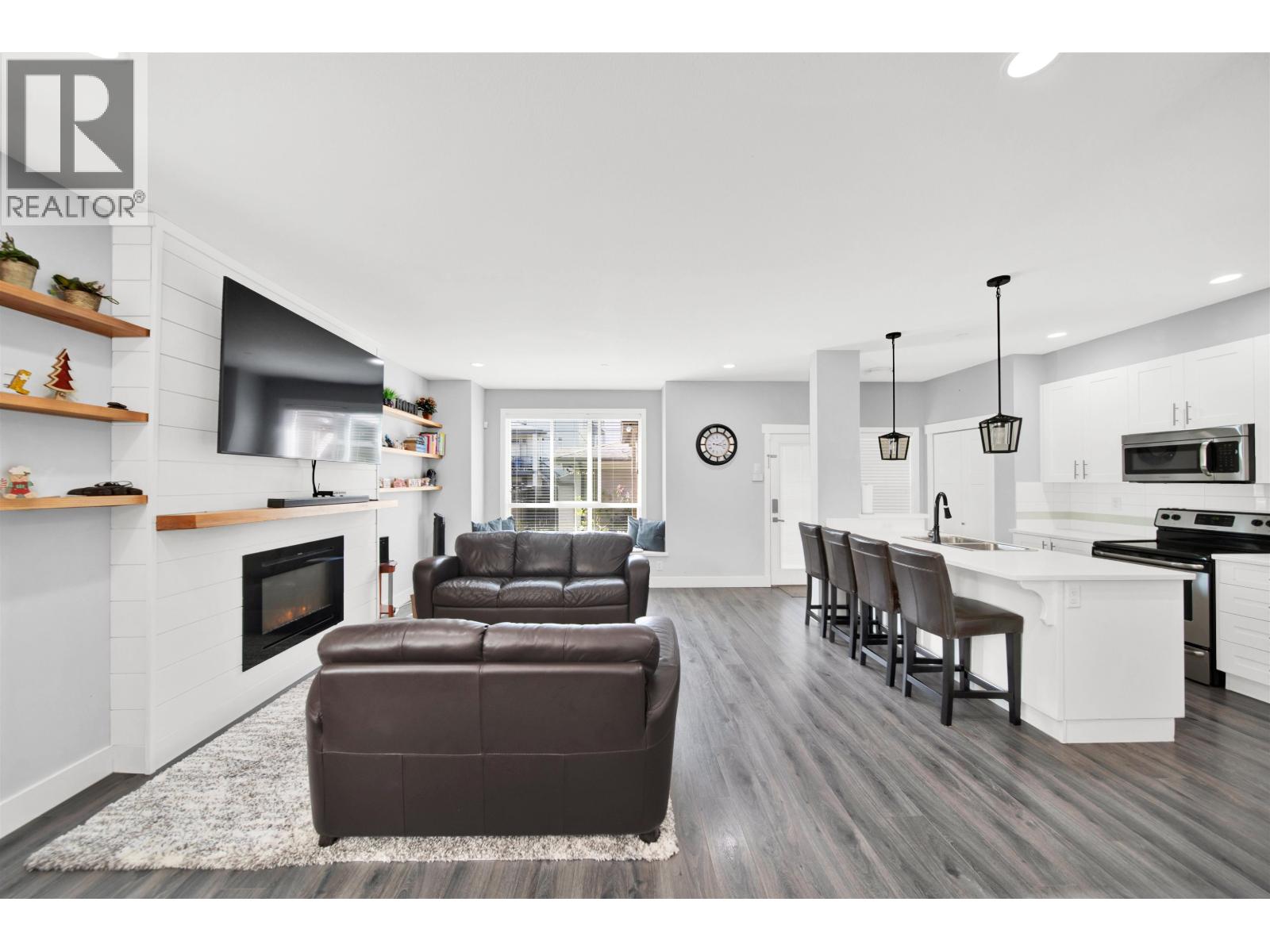 11155 240 Street Property Photo 5