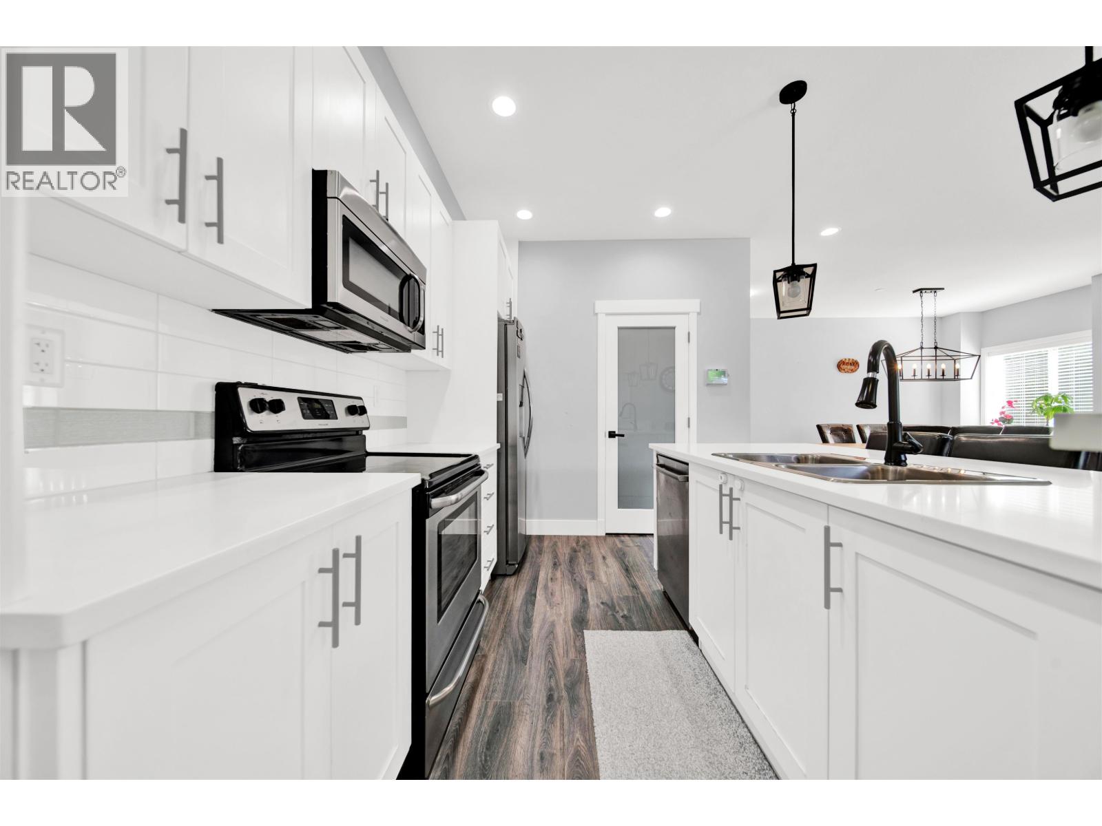 11155 240 Street Property Photo 9