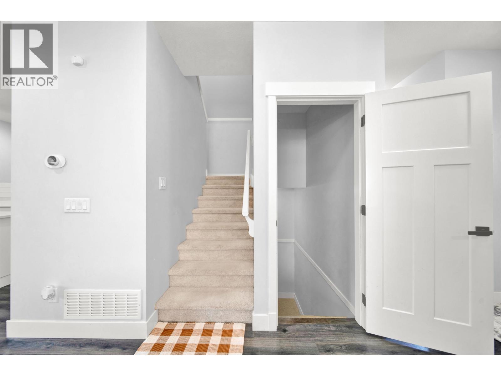 11155 240 Street Property Photo 16