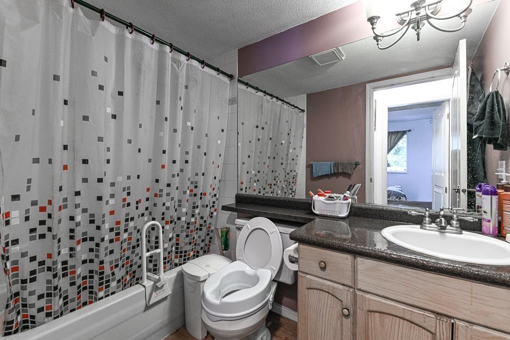 208 2960 Trethewey Street Property Photo 14