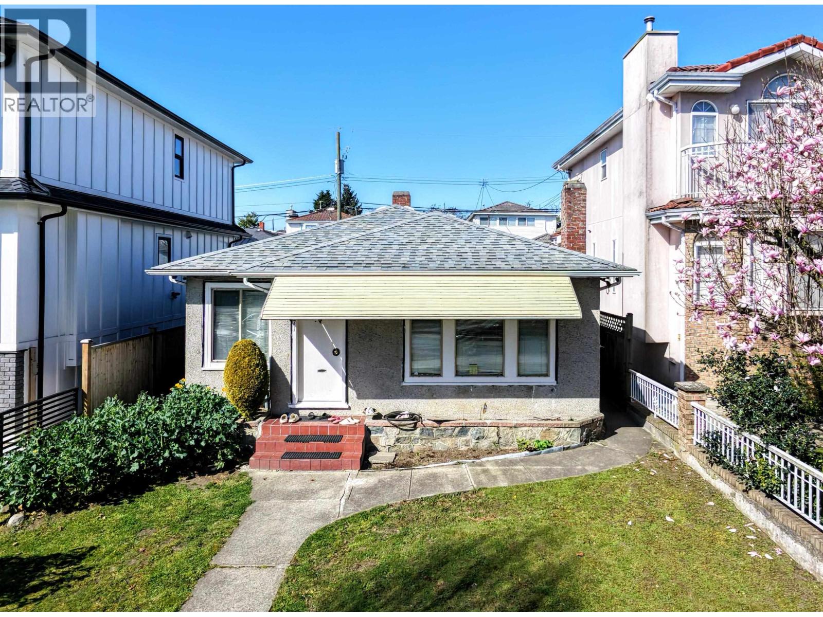 571 E 57TH AVENUE Property Photo 1