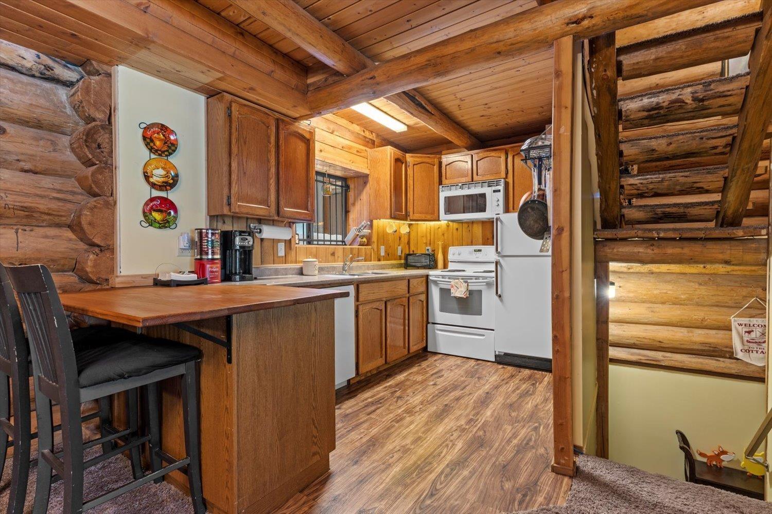 2 20649 Edelweiss Drive Property Photo 18