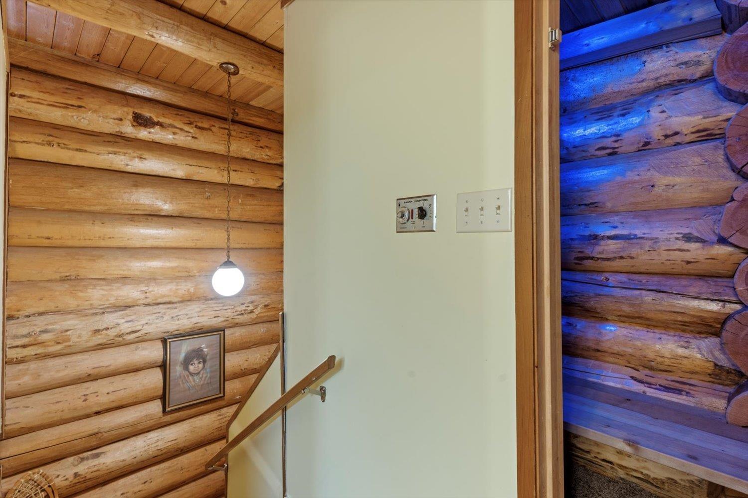 2 20649 Edelweiss Drive Property Photo 22
