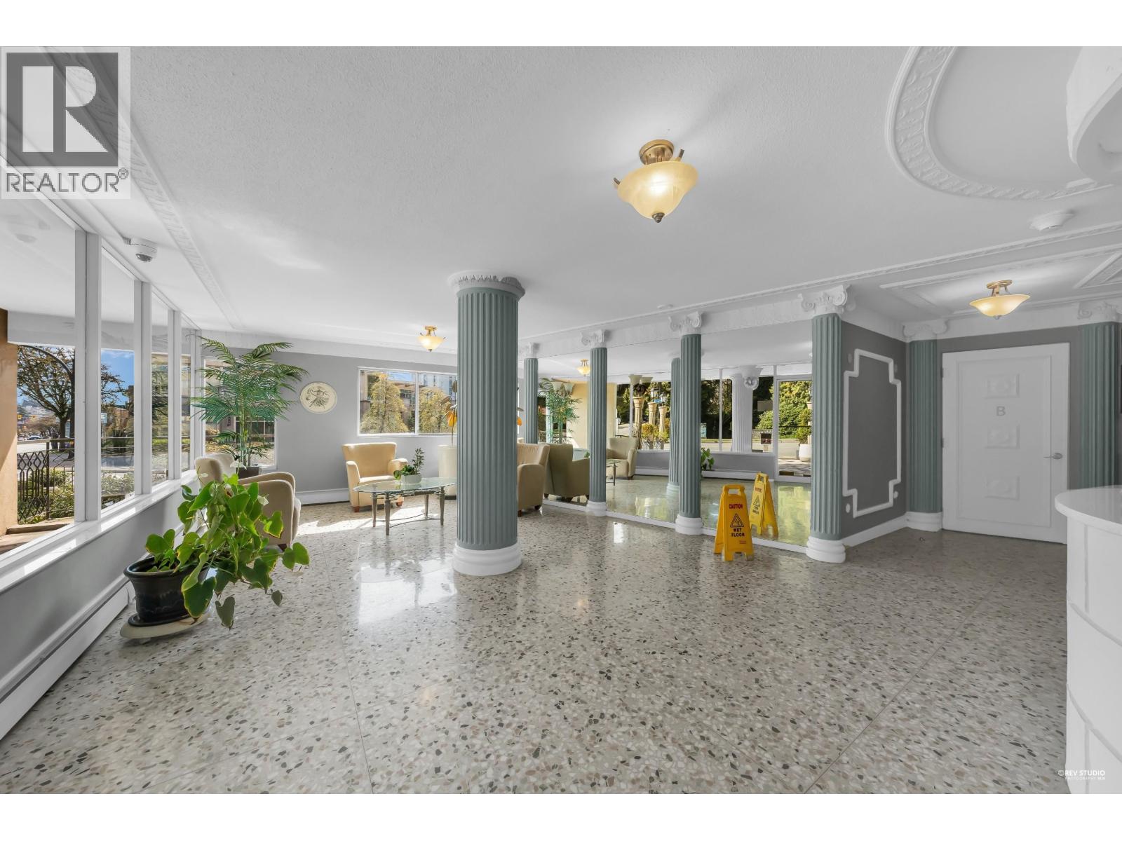 404 1930 Marine Drive Property Photo 5