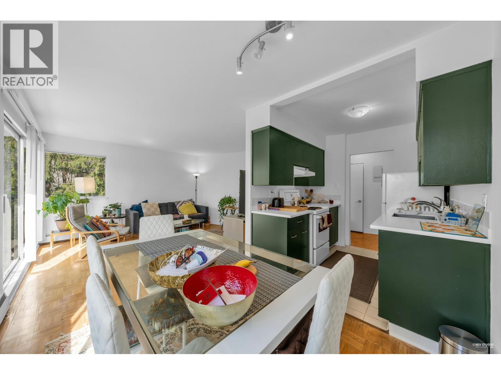 404 1930 Marine Drive Property Photo 11