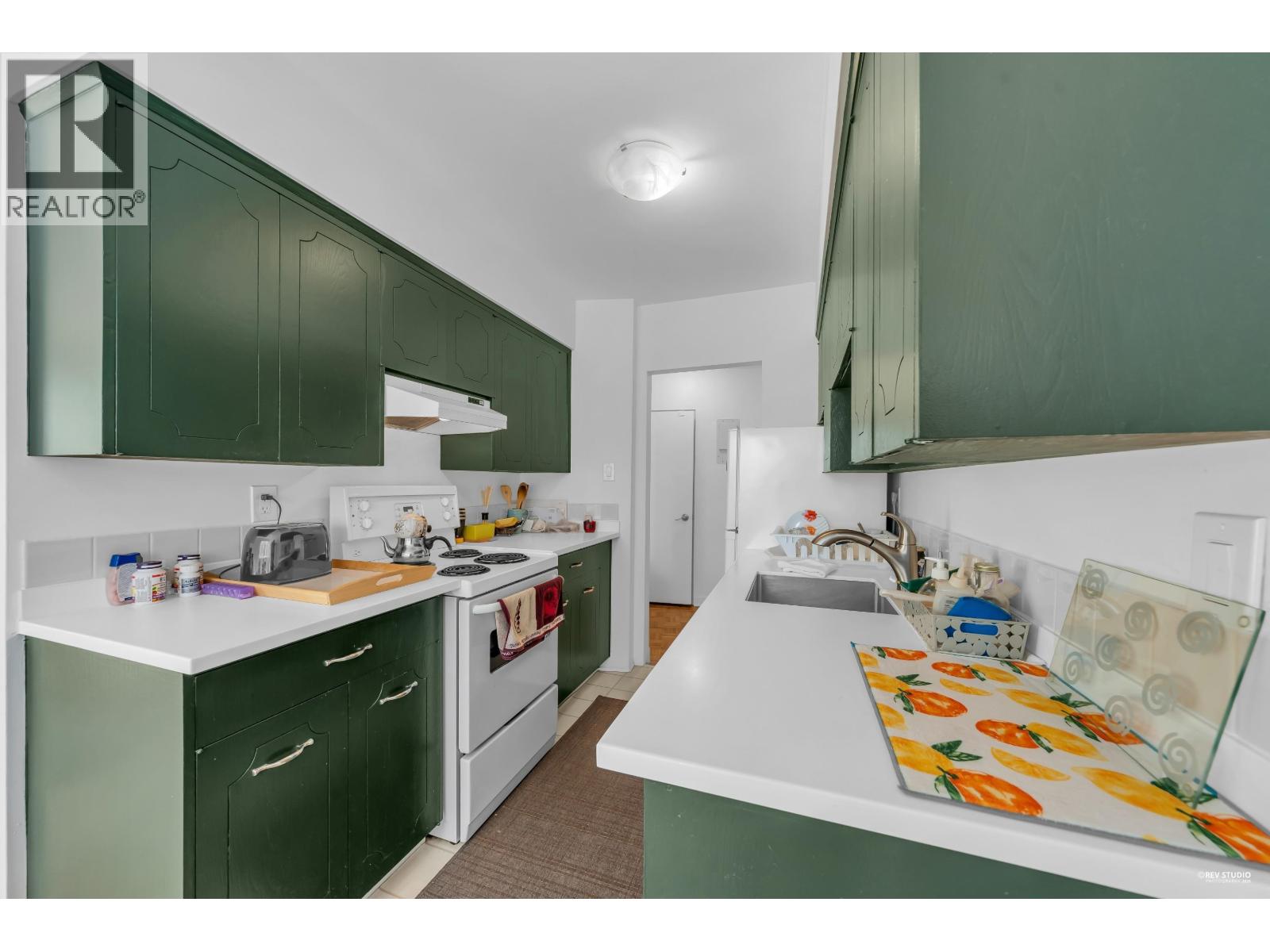 404 1930 Marine Drive Property Photo 13