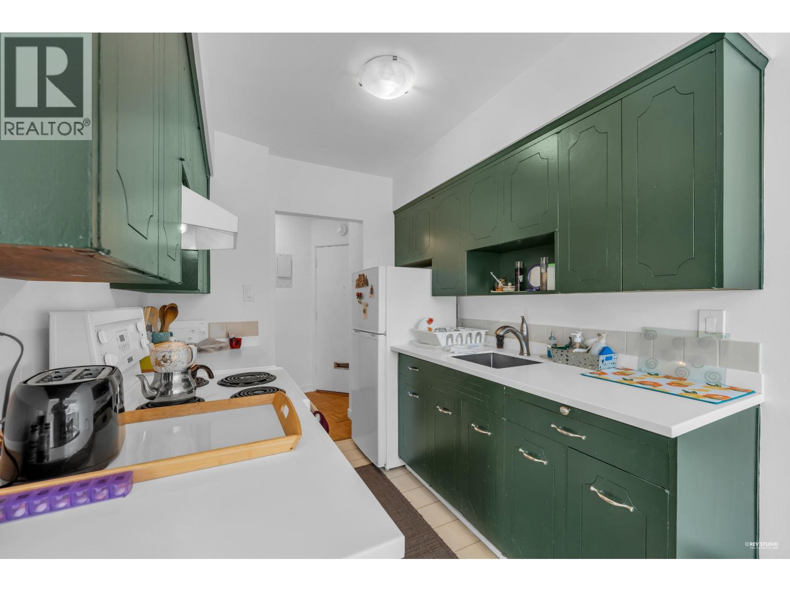 404 1930 Marine Drive Property Photo 14