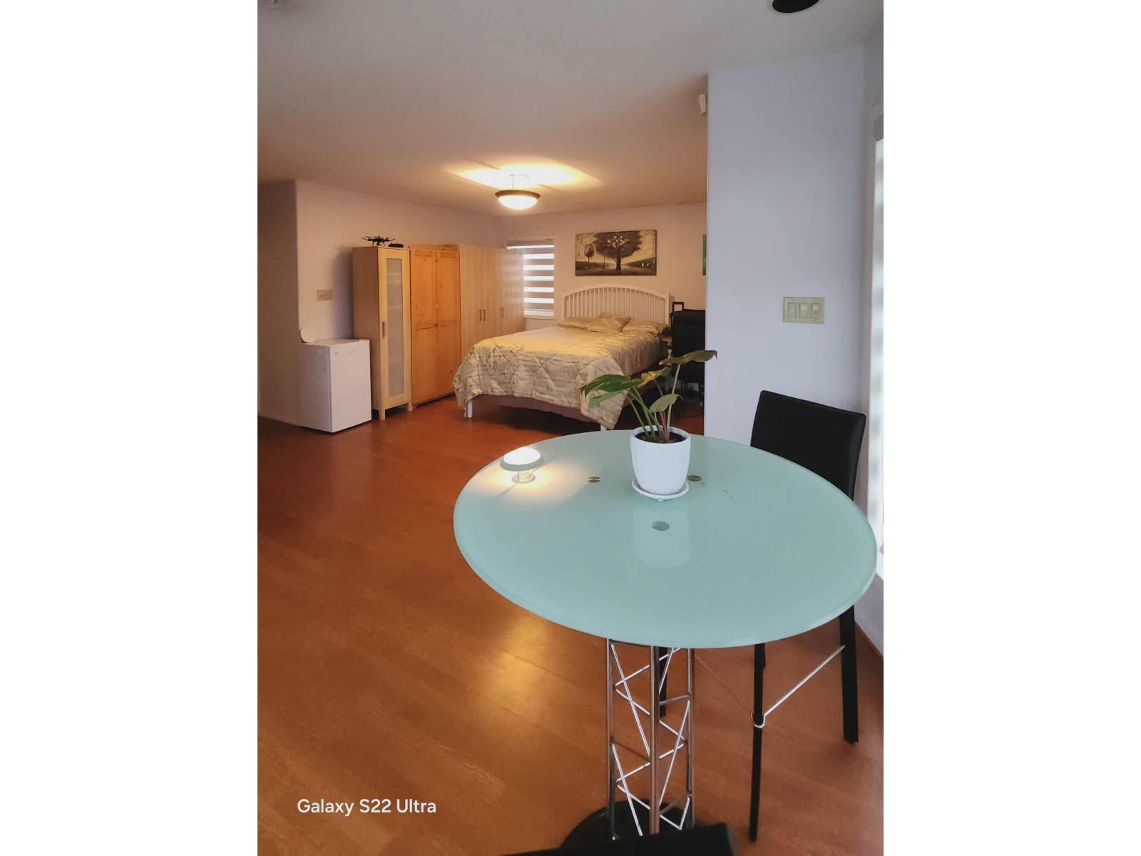 8222 144 Street Property Photo 17