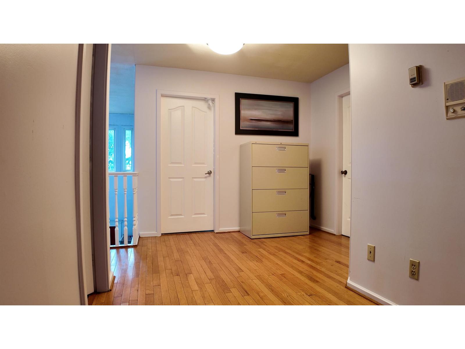 8222 144 Street Property Photo 19