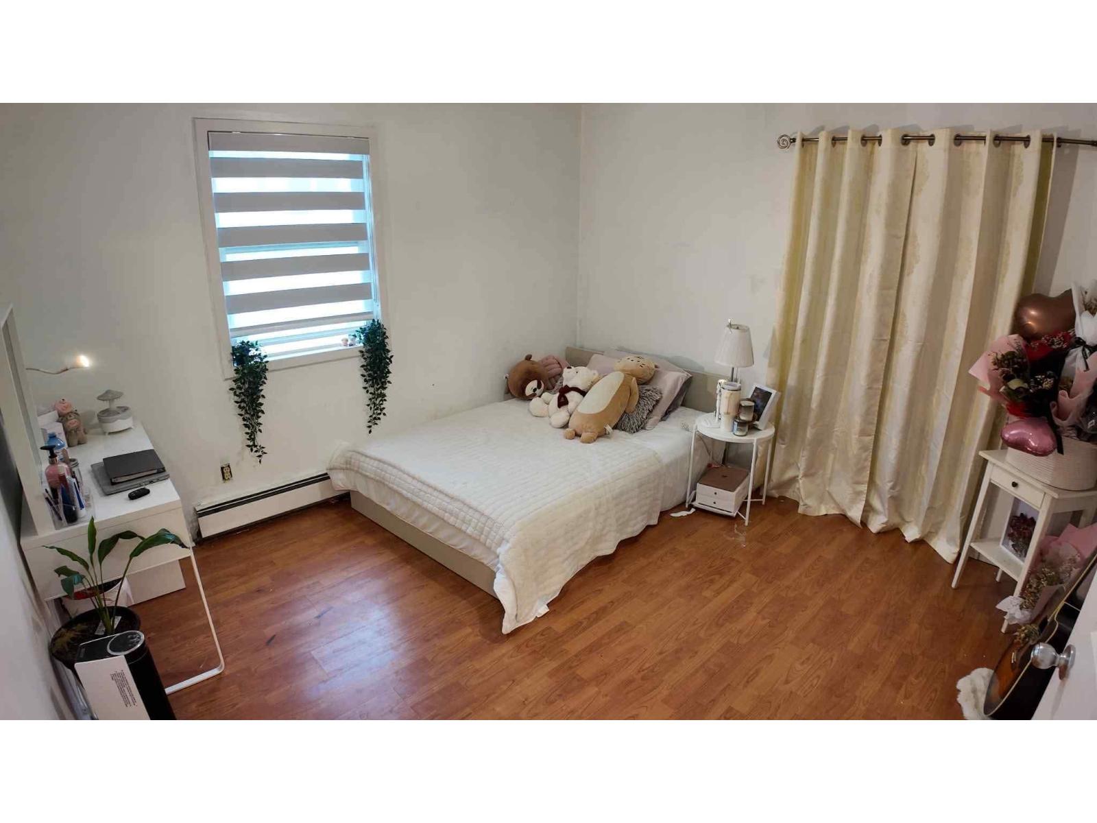 8222 144 Street Property Photo 21