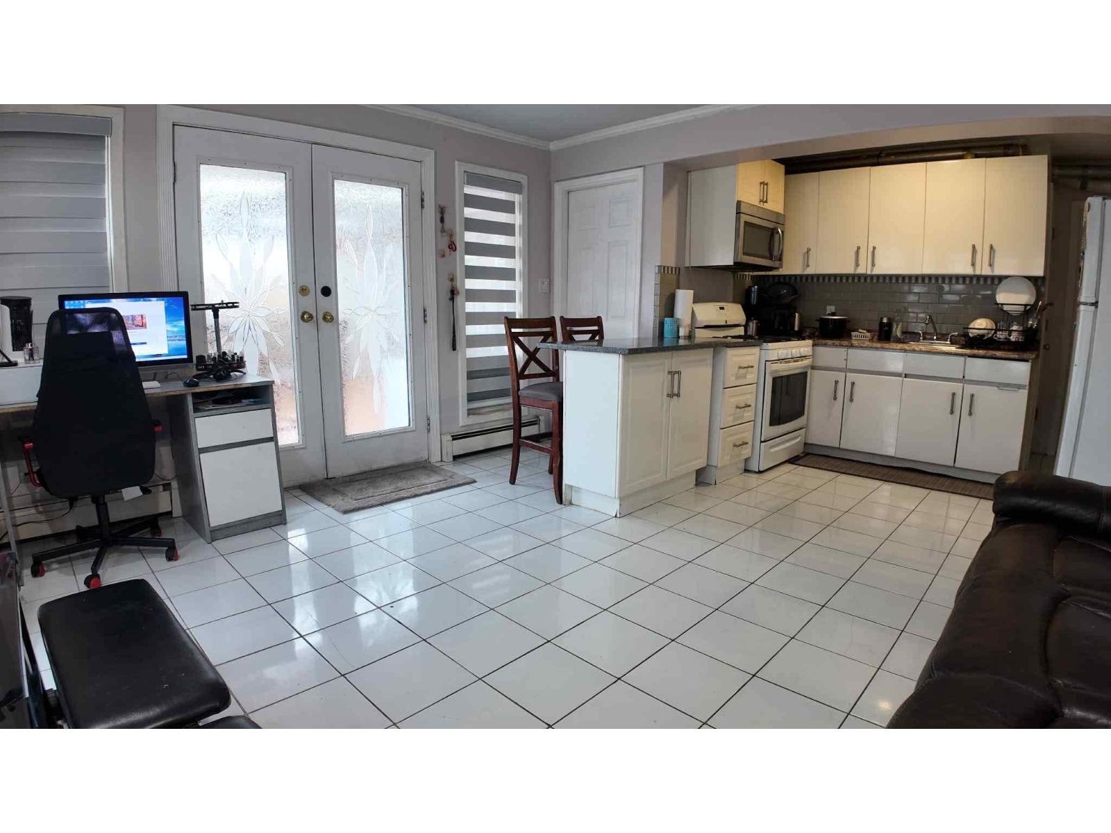 8222 144 Street Property Photo 23