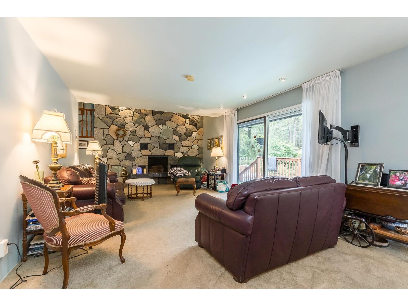20244 27 Avenue Property Photo 10