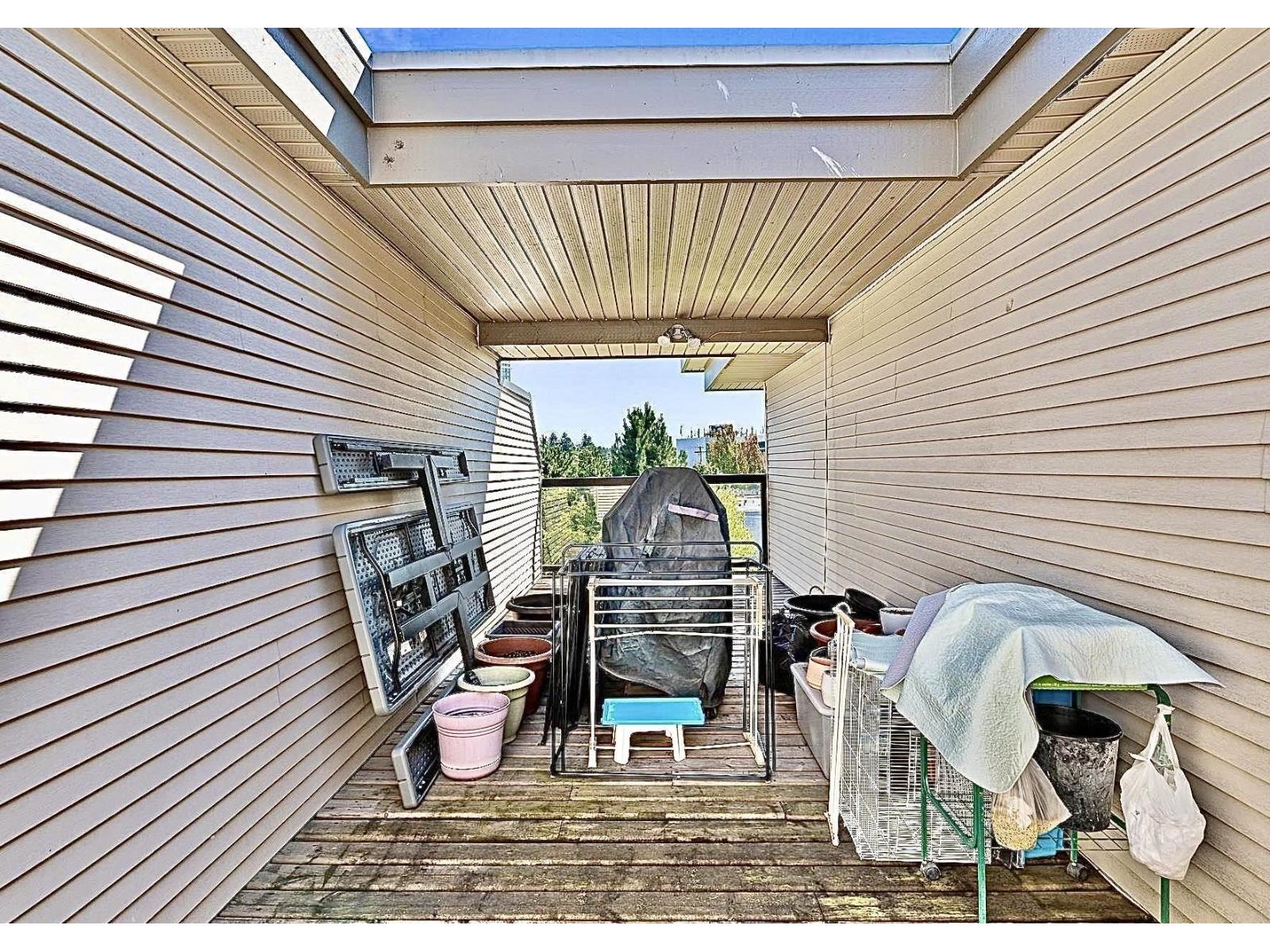 452 10838 City Parkway Property Photo 9