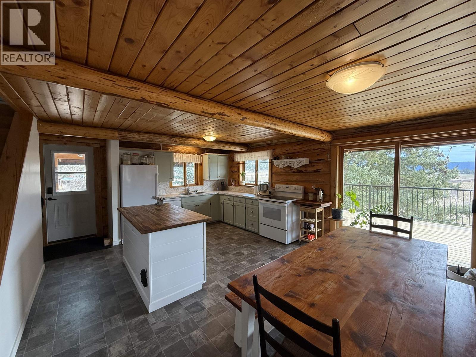 3041 Meldrum Creek Road Property Photo 7