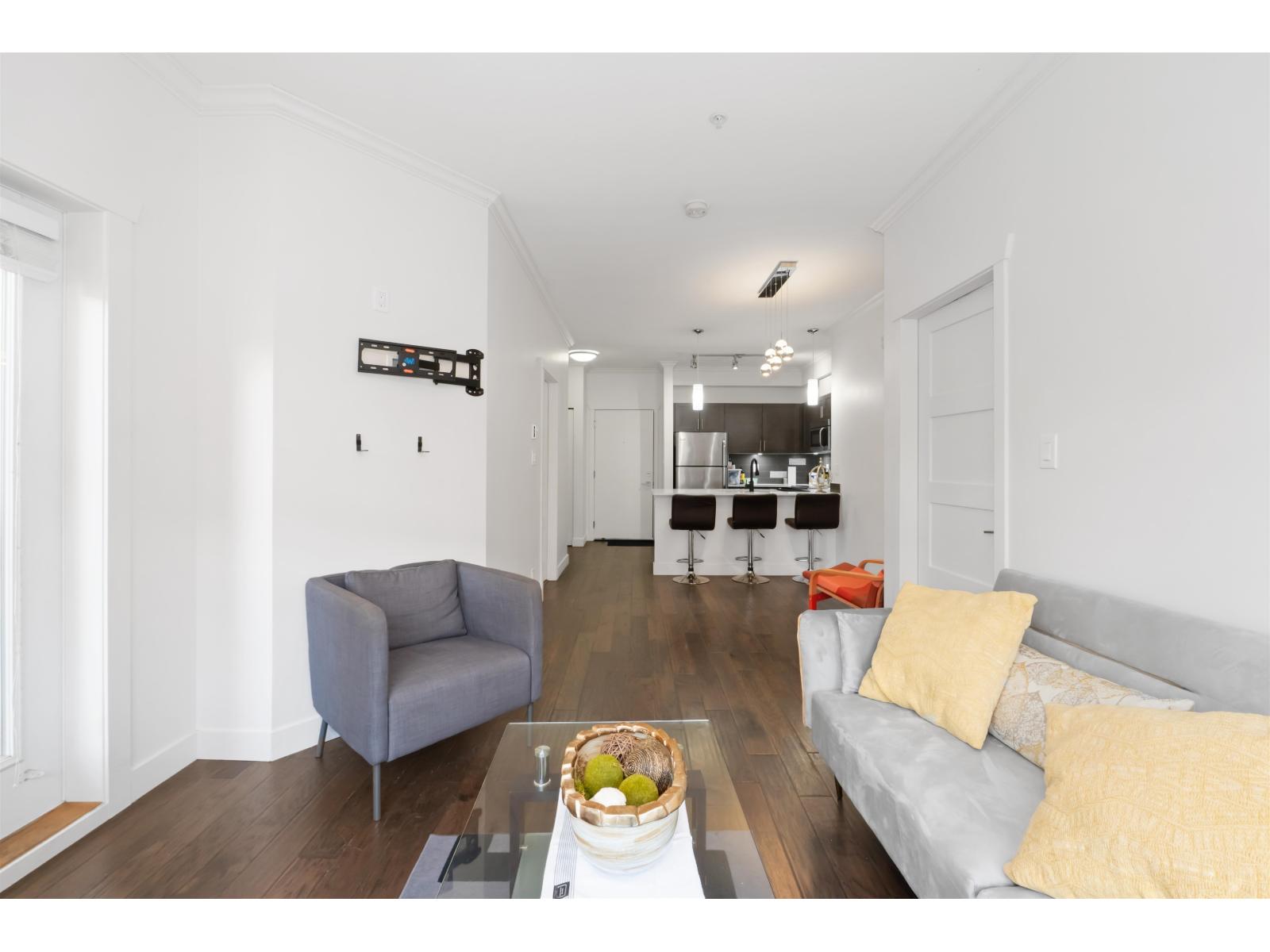 111 13468 King George Boulevard Property Photo 11