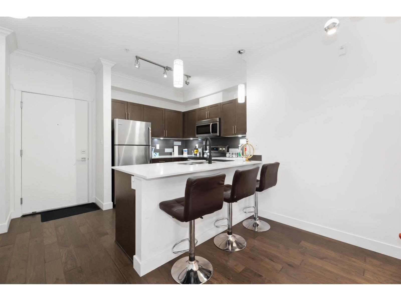 111 13468 King George Boulevard Property Photo 17