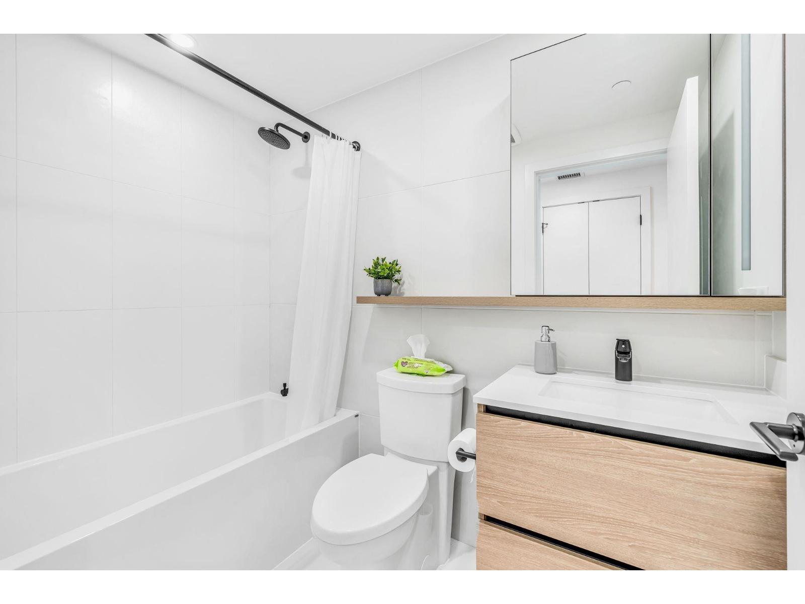 902 10448 University Drive Property Photo 10