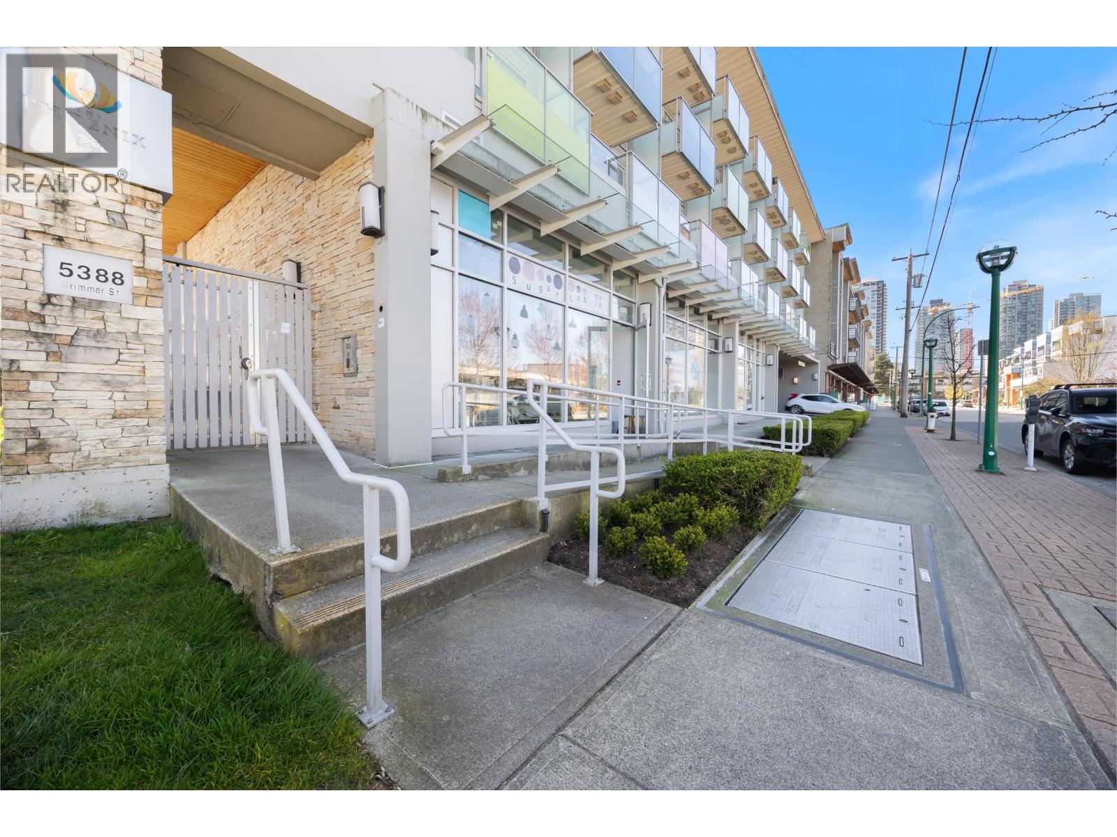 311 5388 Grimmer Street Property Photo 4