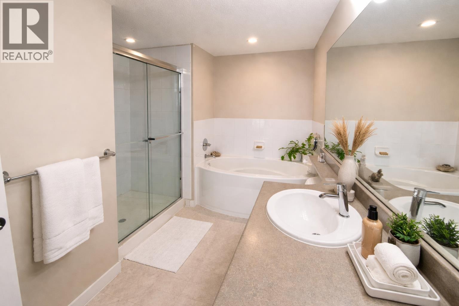 203 2951 Silver Springs Boulevard Property Photo 9