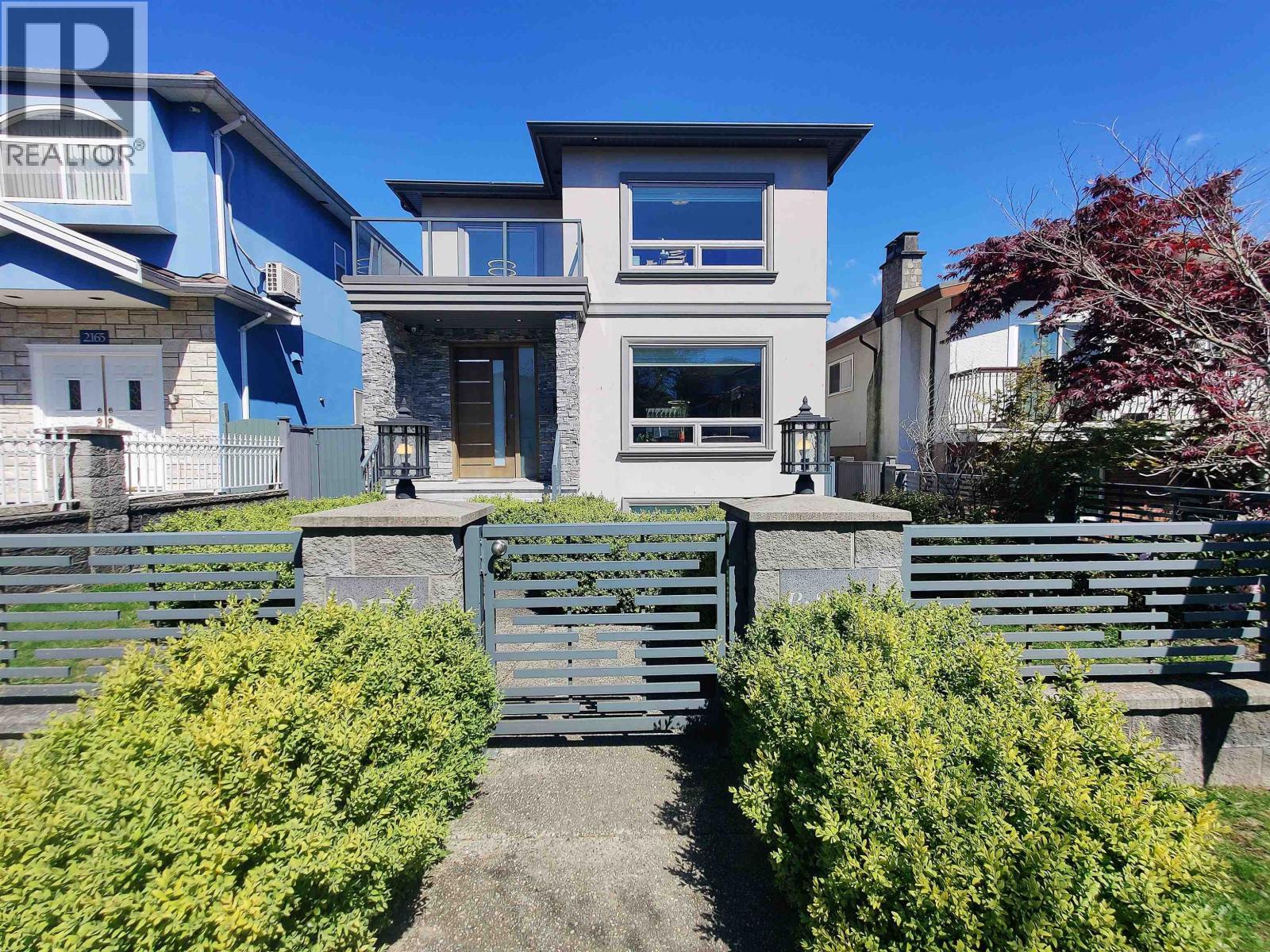 2177 E 40th Avenue Photo de la propriété 1