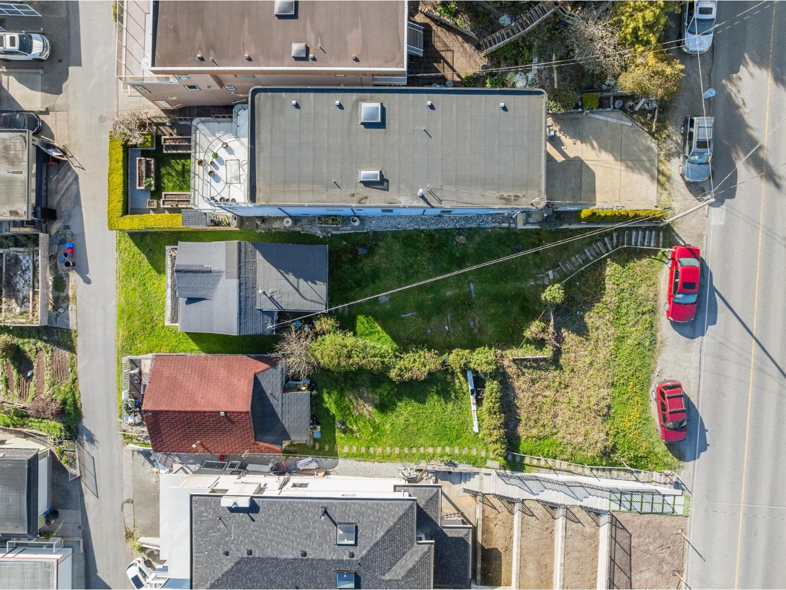 15412 Columbia Avenue Property Photo 4