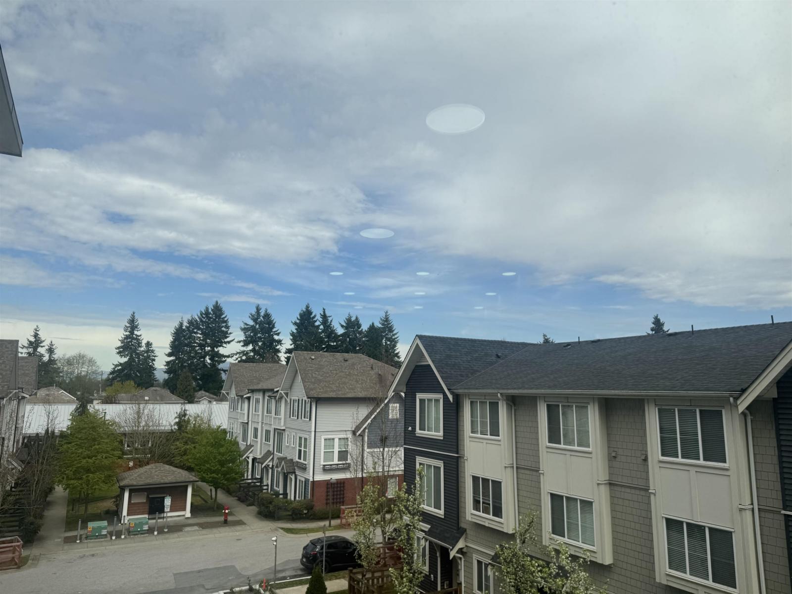 303 15739 Fraser Highway Property Photo 8