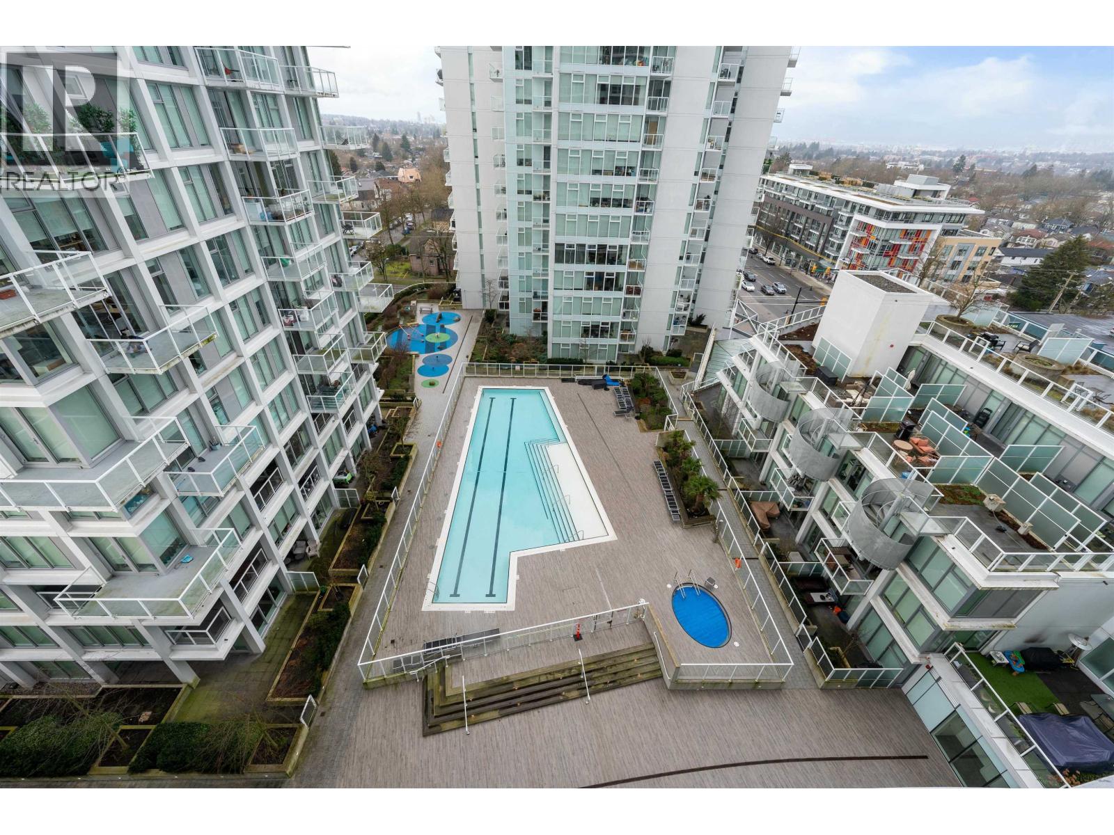 1210 2220 Kingsway Property Photo 13