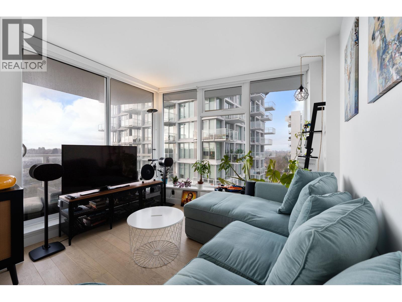 1210 2220 Kingsway Property Photo 15