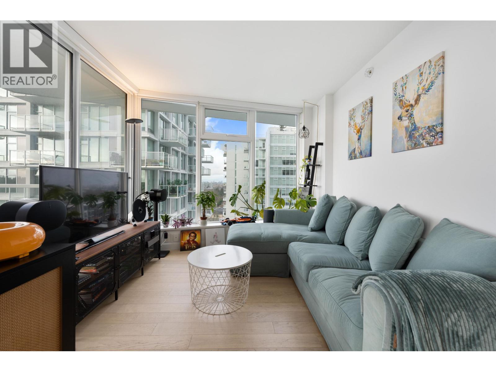 1210 2220 Kingsway Property Photo 16