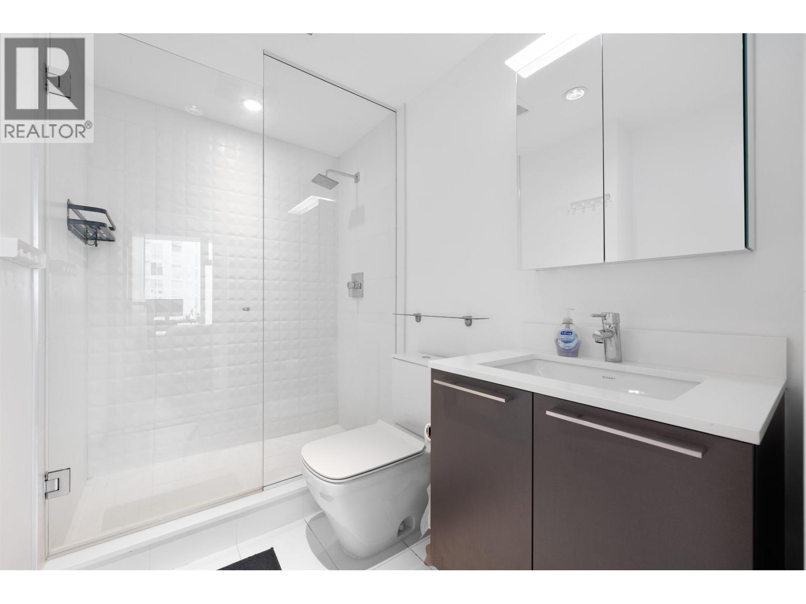 1210 2220 Kingsway Property Photo 29