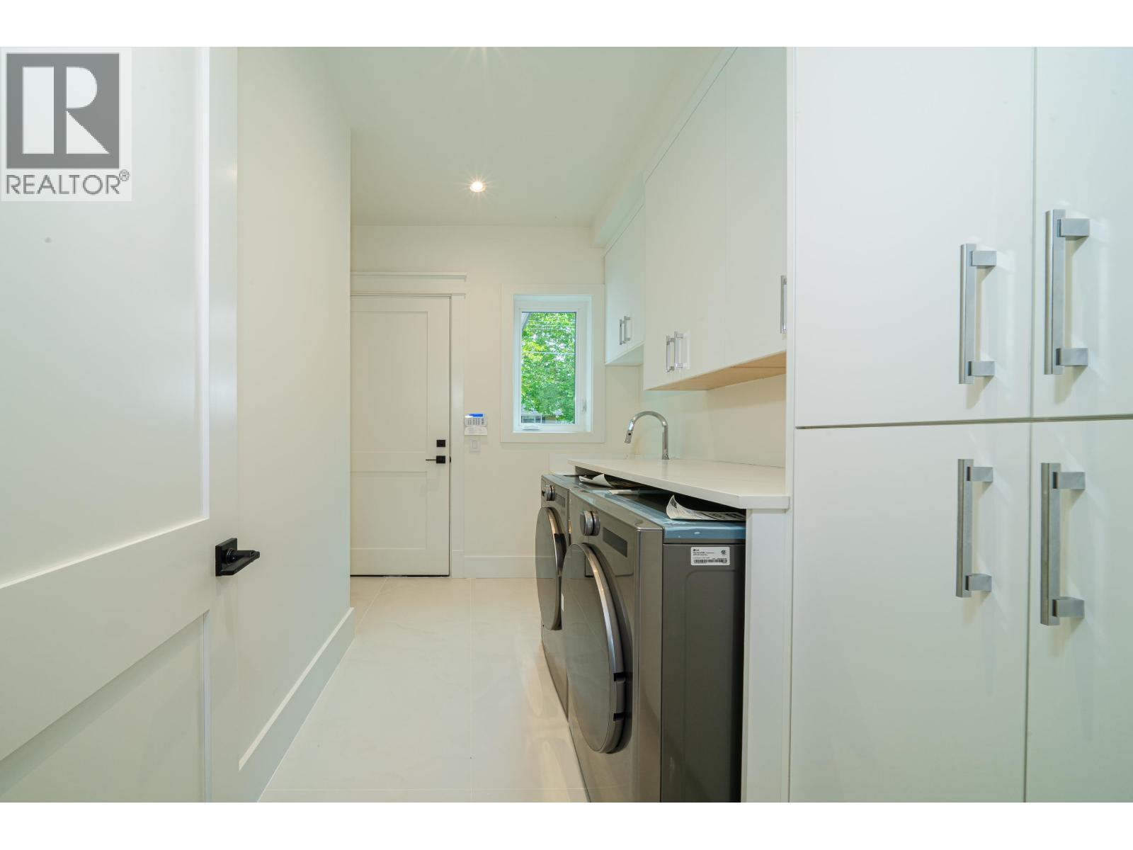 8411 Elsmore Road Property Photo 35