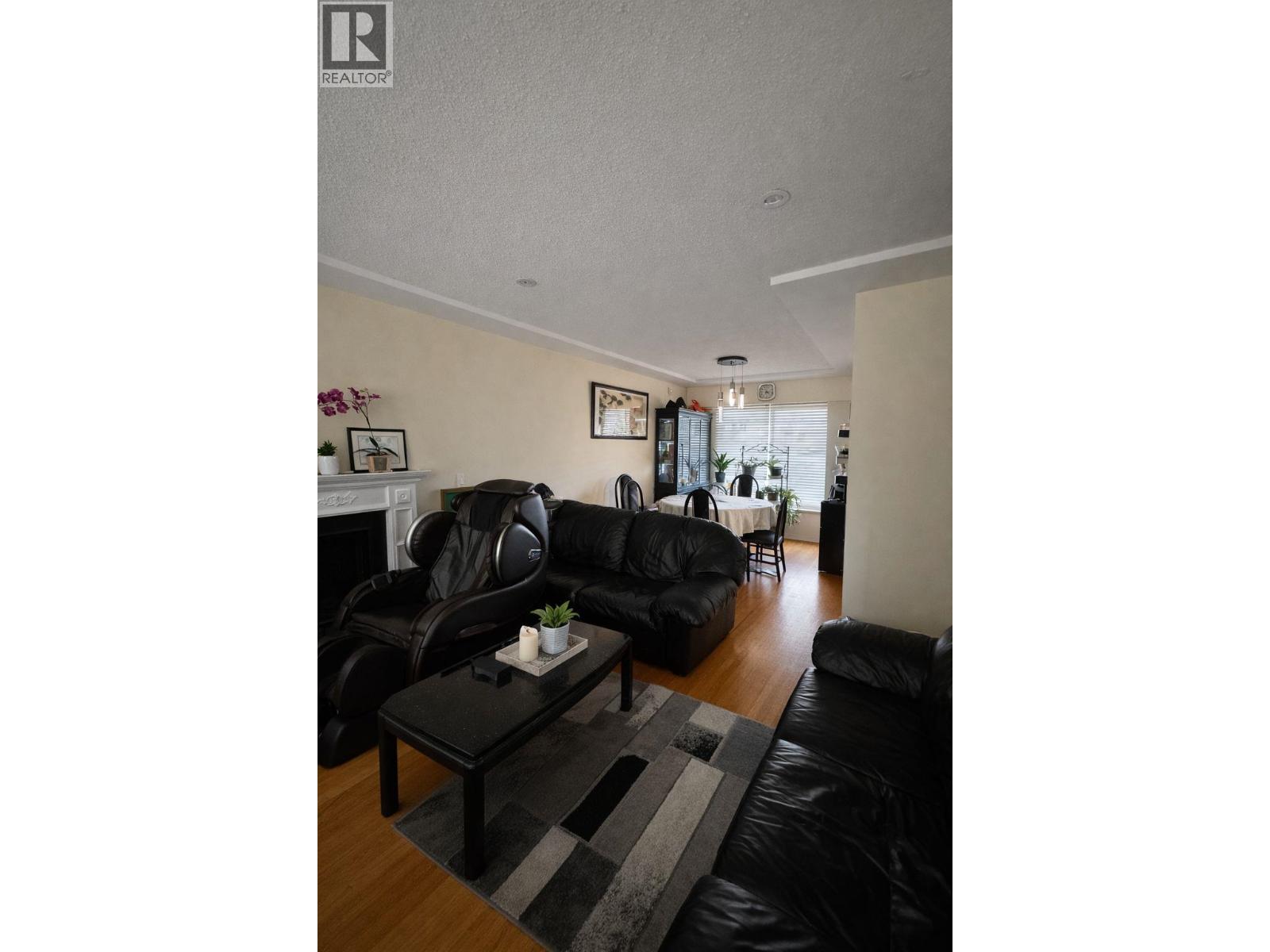 4720 Pandora Street Property Photo 4
