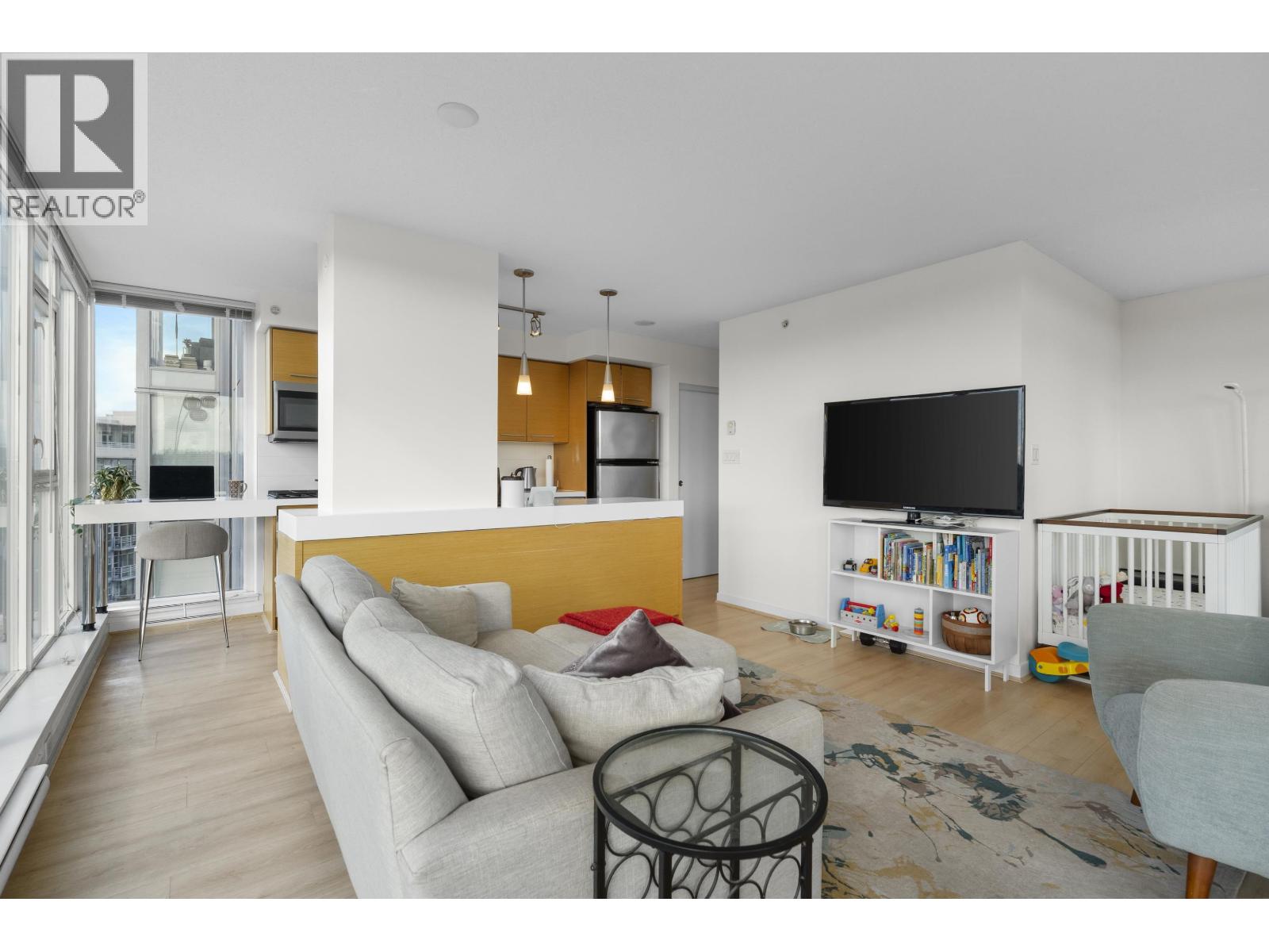 709 2770 Sophia Street Property Photo 13