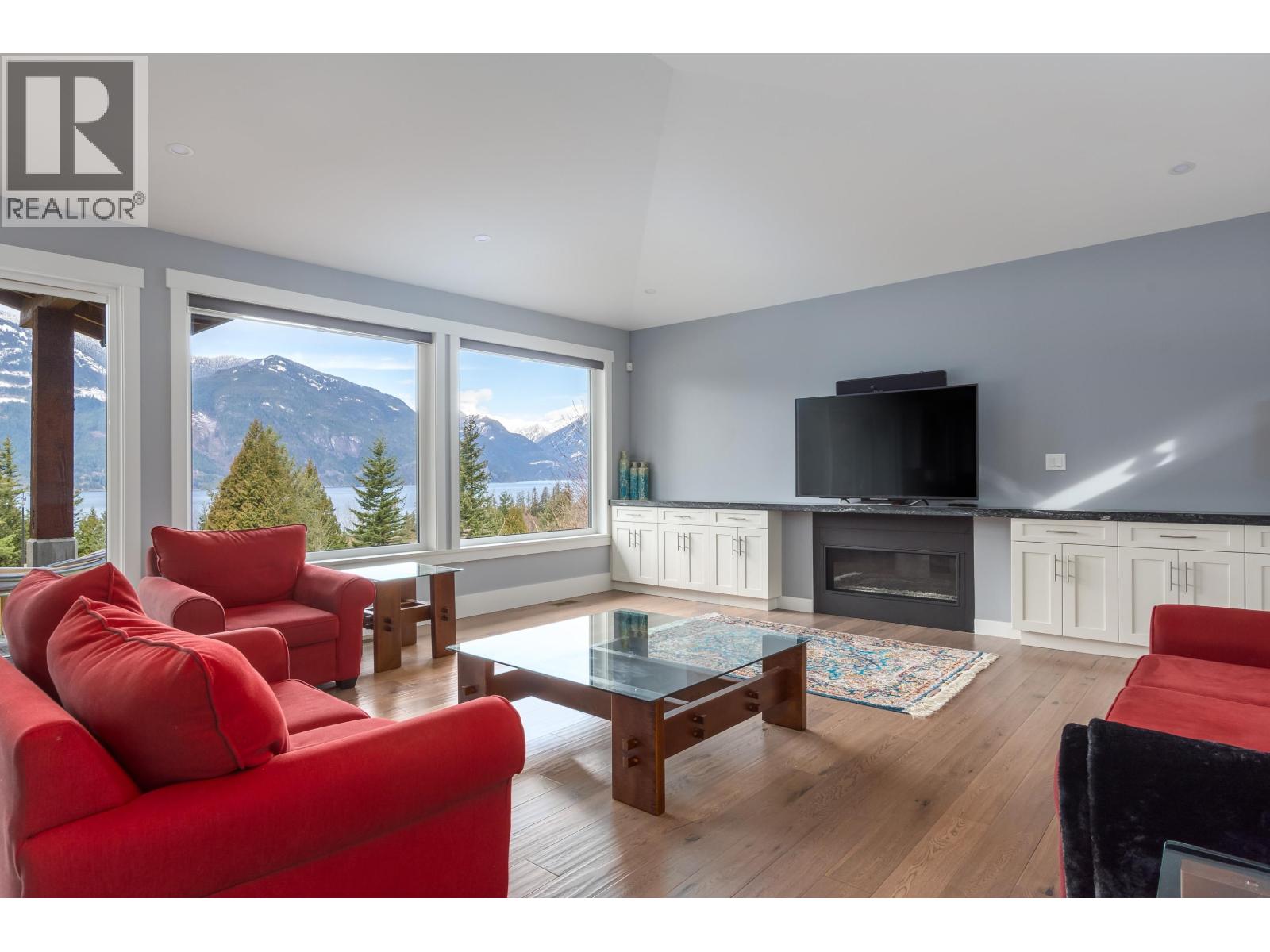 1 300 Furry Creek Drive Property Photo 14