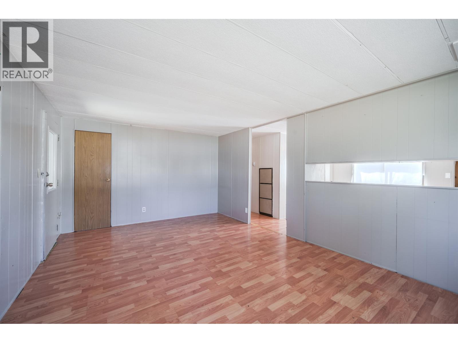 5469 Saunders Crescent Property Photo 5