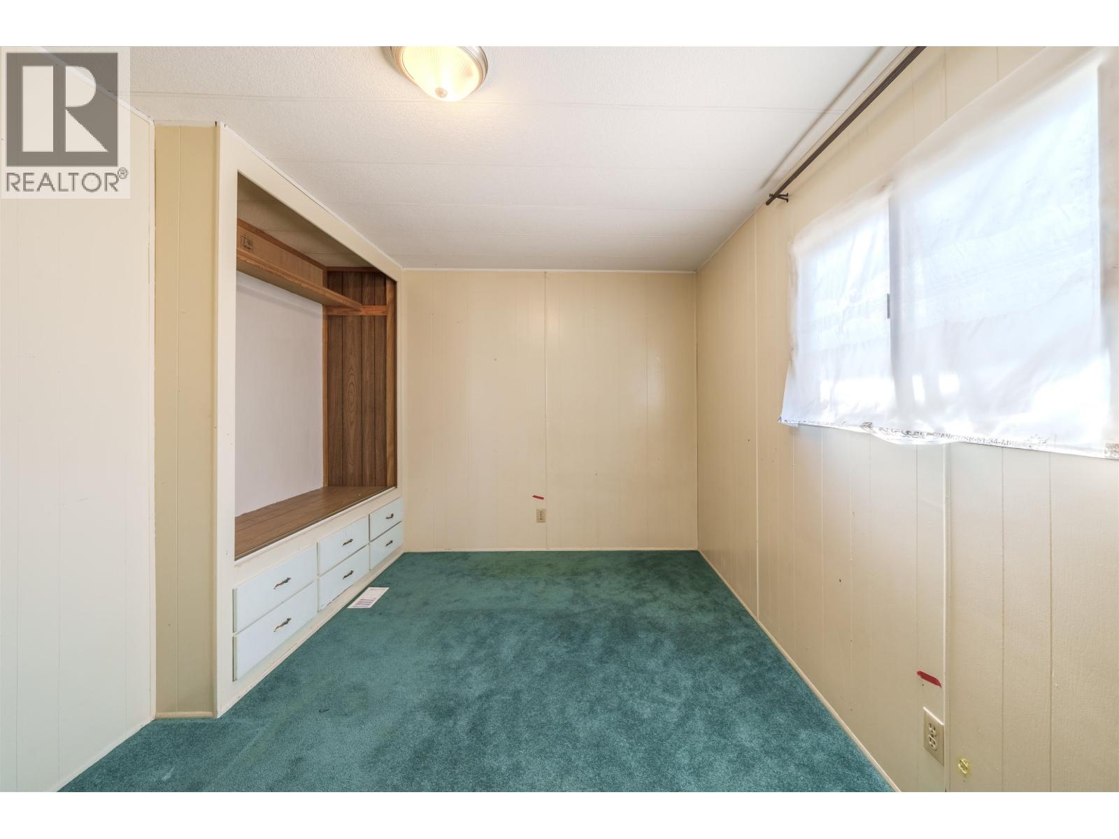 5469 Saunders Crescent Property Photo 9