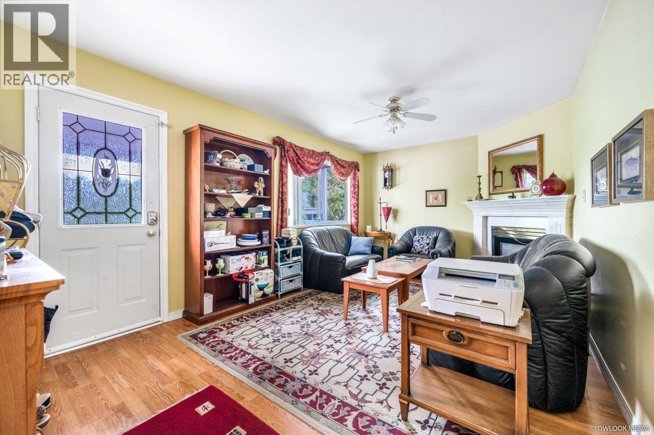 12540 Westminster Highway Property Photo 12