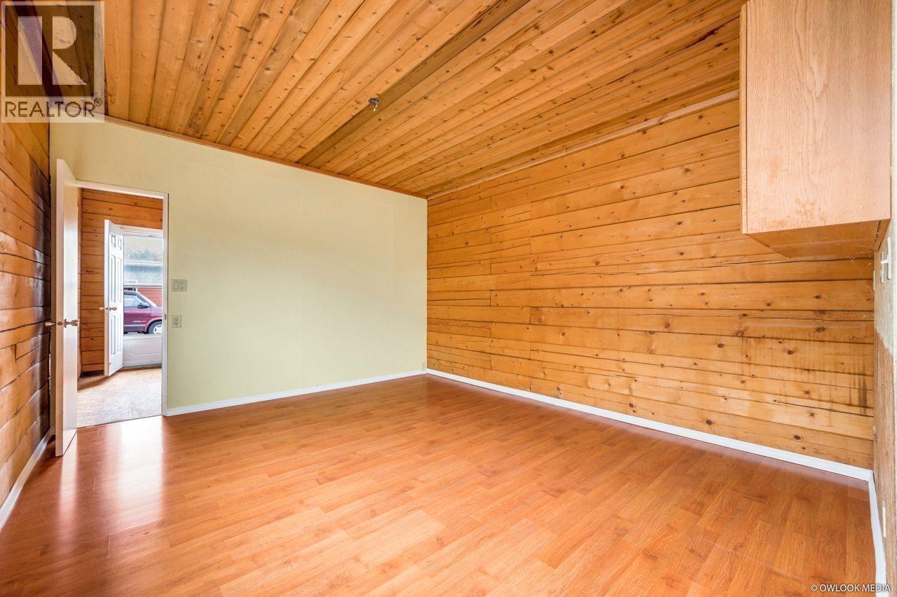 12540 Westminster Highway Property Photo 32