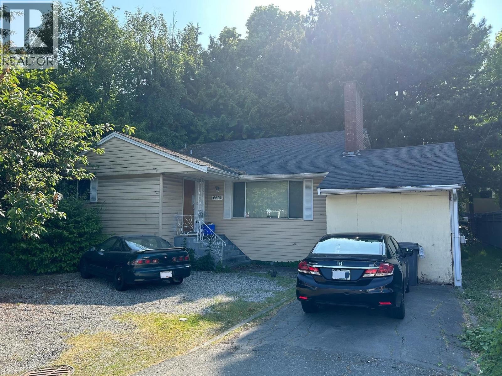 6651 Cooney Road Property Photo 1