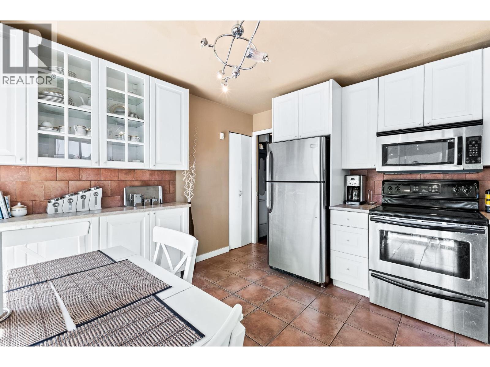 2934 Heckbert Place Property Photo 8